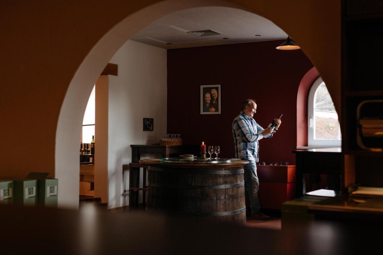 Consulat Des Weins Hotel Sankt Martin Luaran gambar